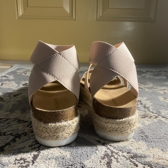 Francesca's Elastic Sandals - Picture 3 of 5